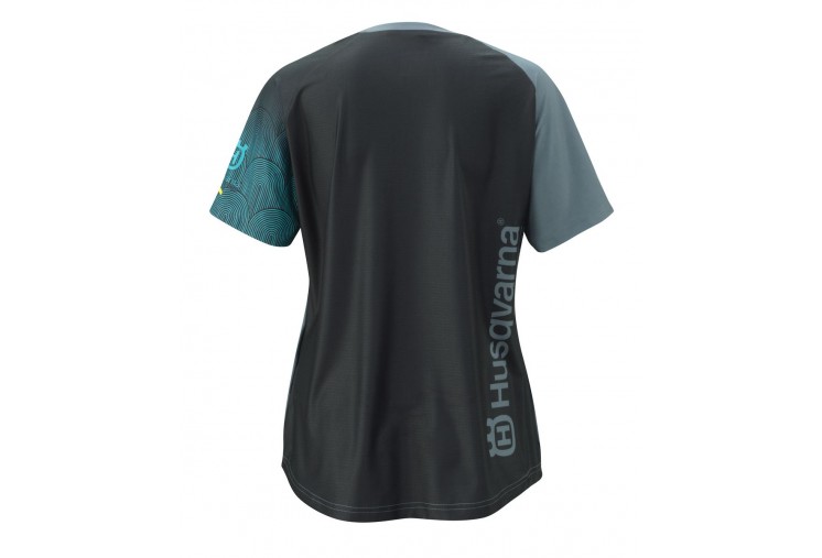 Woman discover jersey